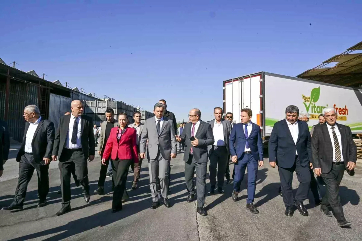 Antalya Toptancı Hali’nde Yeni Sezon Toplantısı