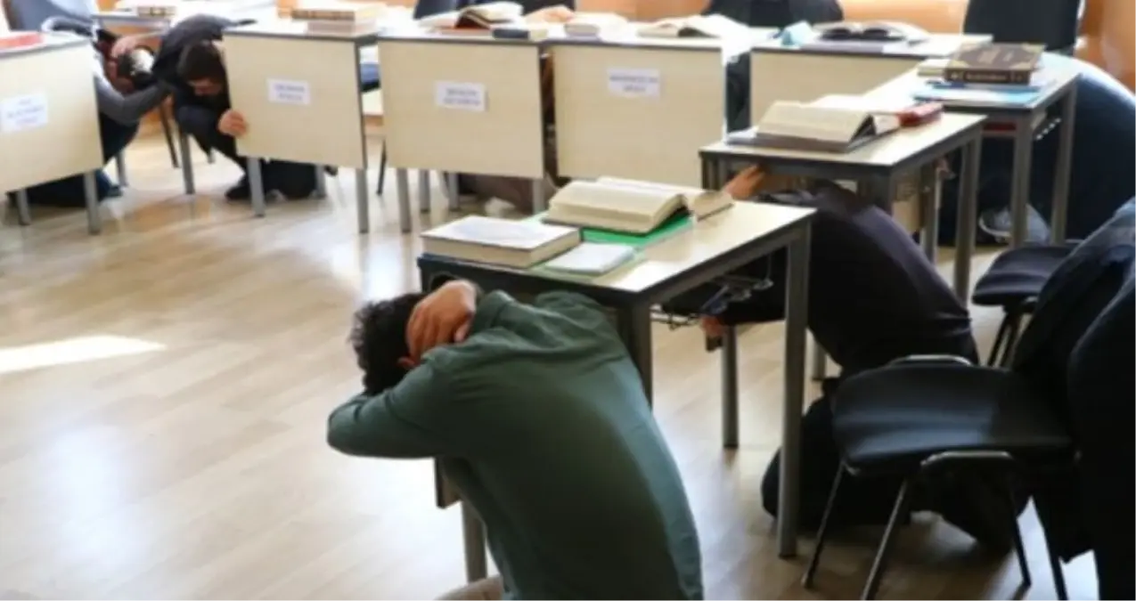 13 Ekim okullarda deprem tatbikatı saat kaçta yapılacak? Okullarda deprem tatbikatı nasıl yapılacak?