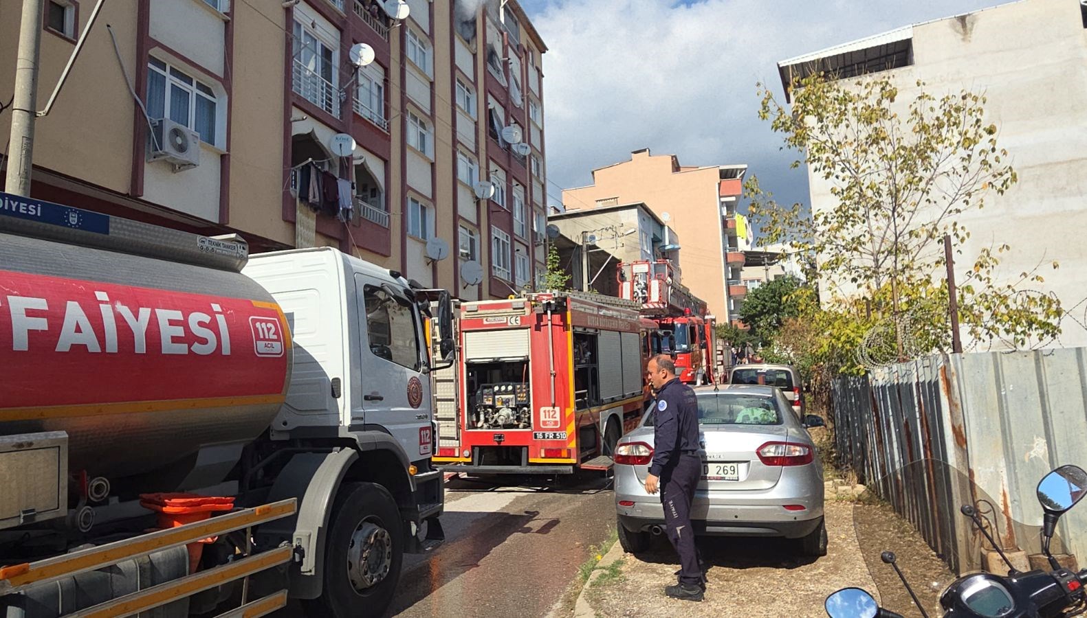 bursada bes katli apartmanda yangin KXzktElu