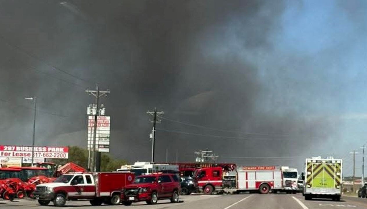 Uçak karavan parkına düştü: En az 2 ölü