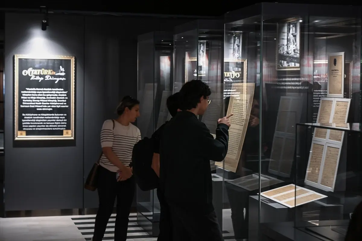 Atatürk’ün Kitap Dünyası Sergisi Açıldı
