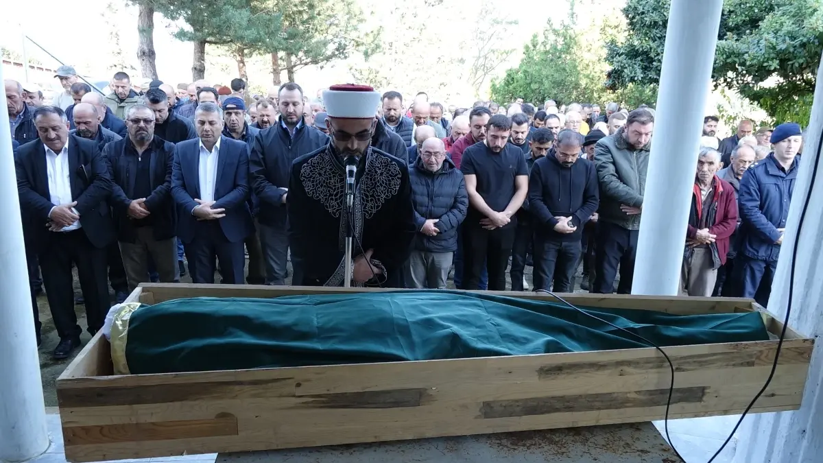 Emekli Öğretmen Trafik Kazasında Hayatını Kaybetti