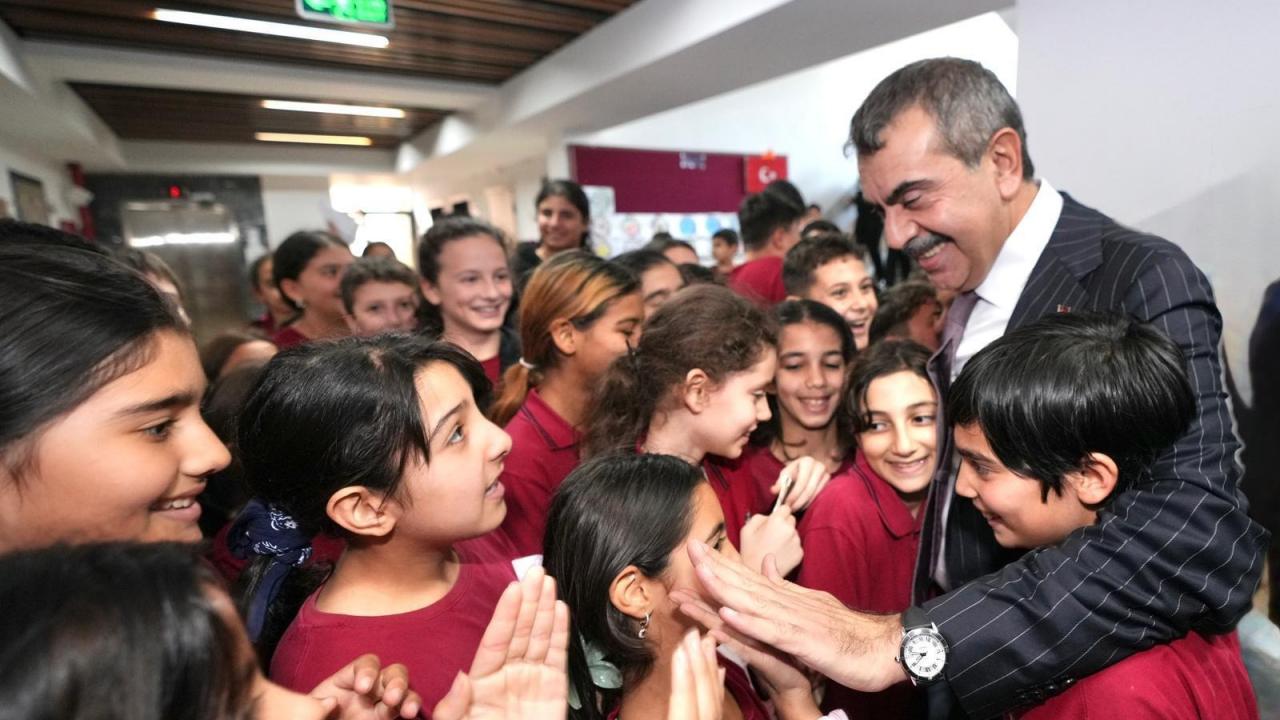 Milli Eğitim Bakanı Tekin’den Bursa ve Balıkesir’deki iki okula sürpriz ziyaret