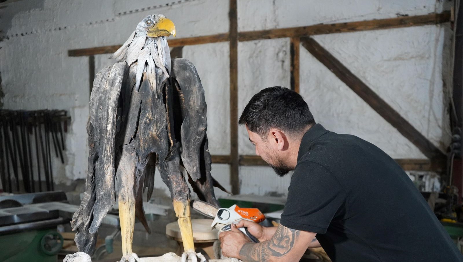Ormandan toplayıp dönüştürüyor: Her parçasında duygusal bir anlam var