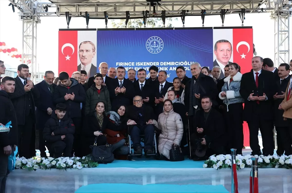 Fırsat Eşitliği Eğitime Vurgu