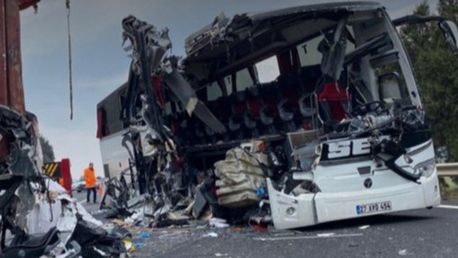 Osmaniye’de 7 kişinin öldüğü kazaya ilişkin 2 sürücü tutuklandı