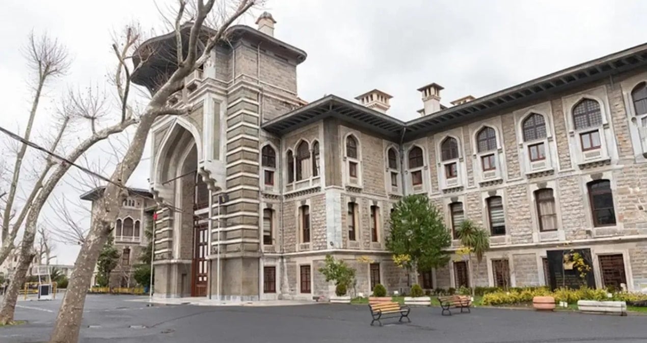 ‘Taciz listesi’ skandalı sonrası: İstanbul Erkek Lisesi’nin müdürü görevden alındı