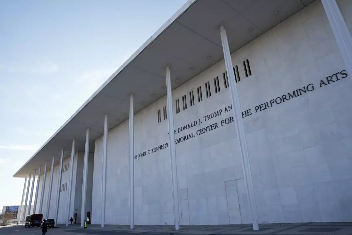 Washington’daki Kennedy Center’ın adı değiştirildi