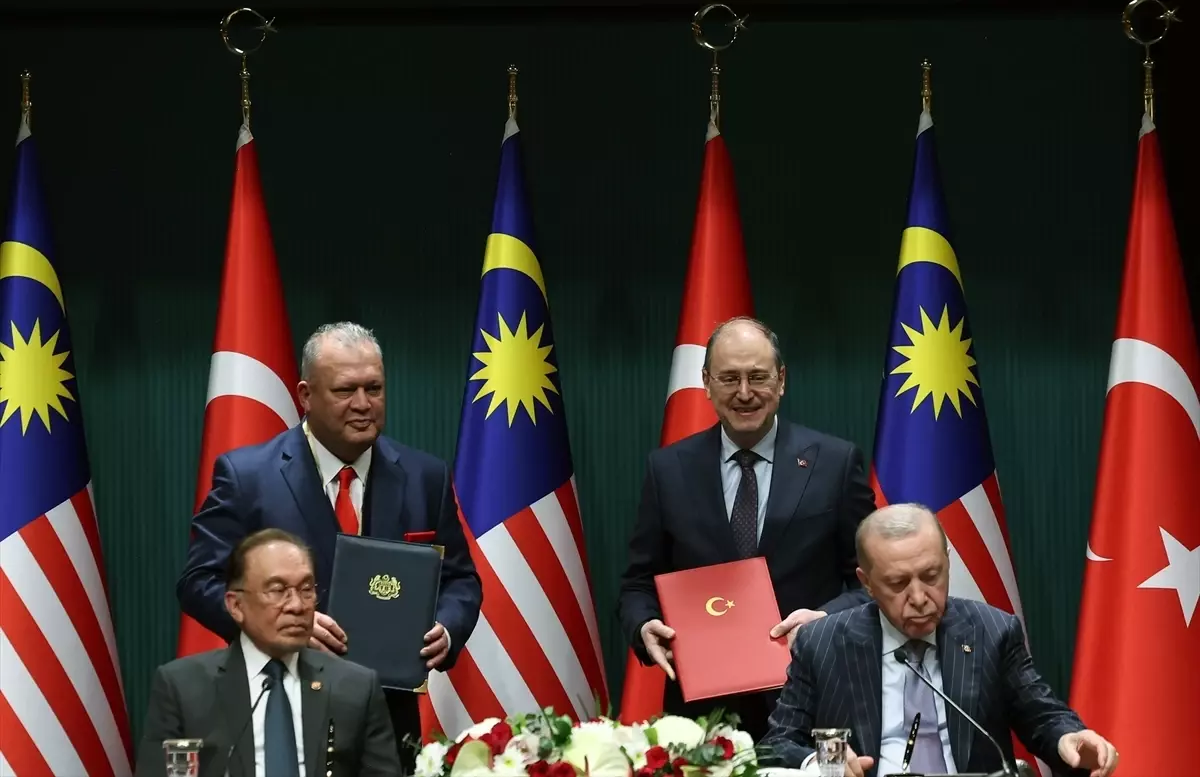 Cumhurbaşkanı Erdoğan, Malezya Başbakanı Enver ile ortak basın toplantısı düzenledi Açıklaması