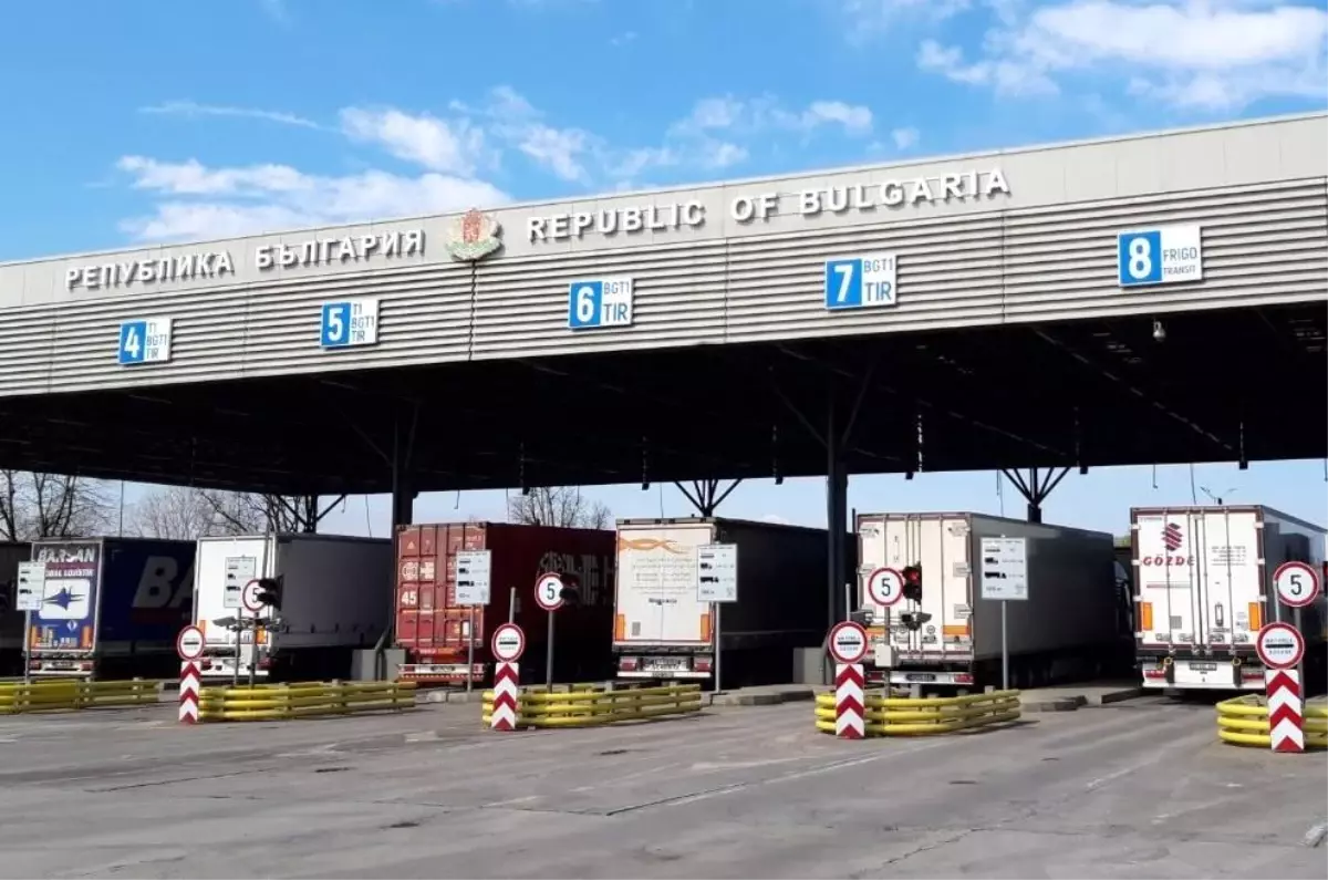 Edirne Kapıkule’de Altın ve Döviz Ele Geçirildi