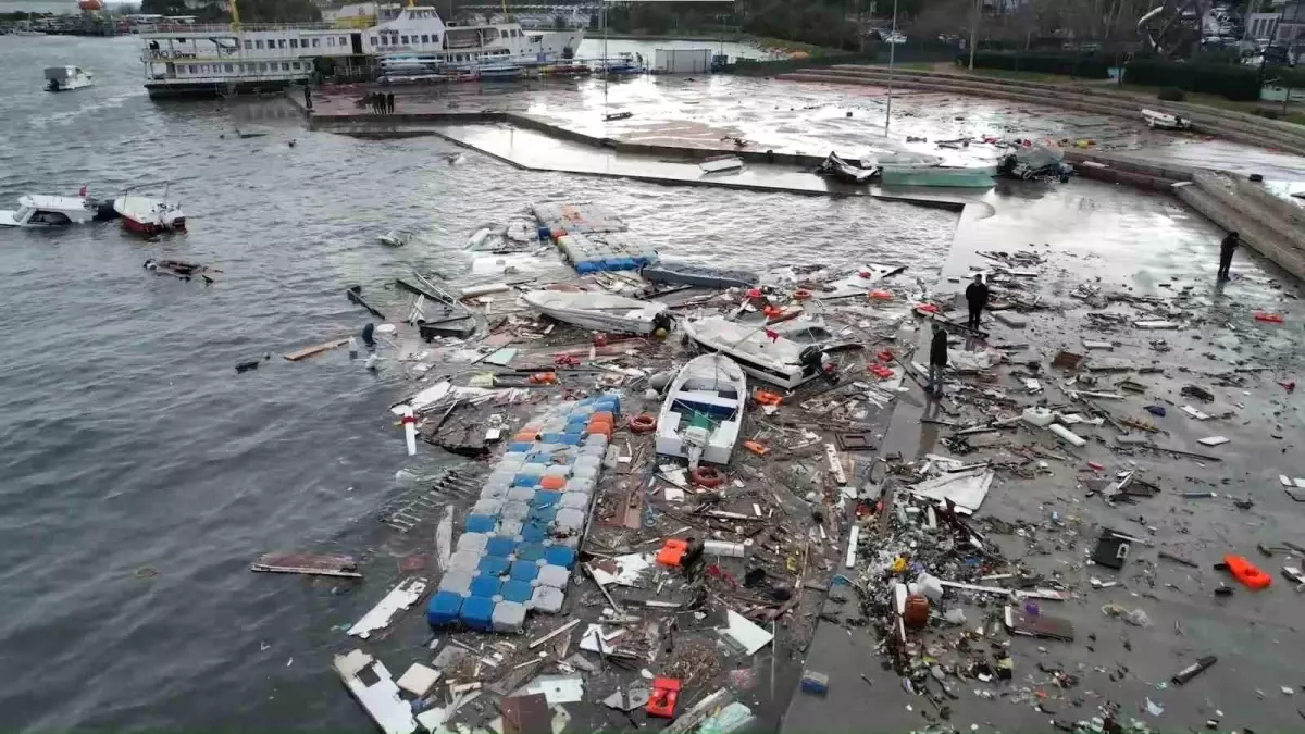 Fırtına Türk Denizcilerini Zorlayacak