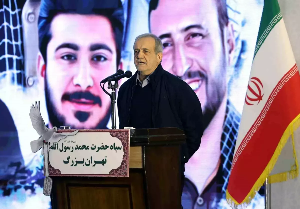 İran’da Protestolara Müdahale Yok