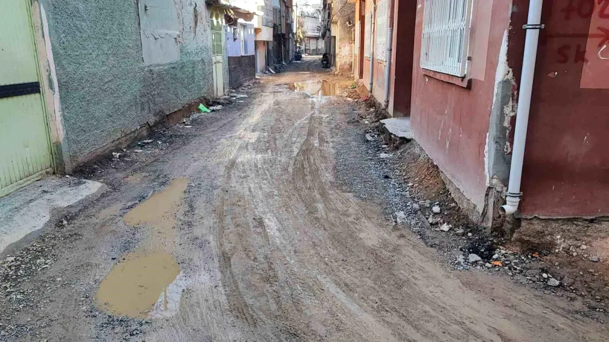 Mahalle Yolu Kazıldı, Vatandaş Zarara Uğradı