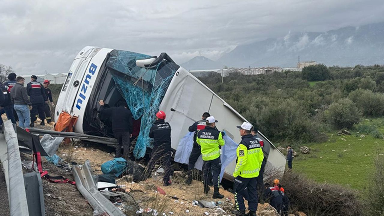 Antalya’da devrilen otobüsteki 8 kişi hayatını kaybetti