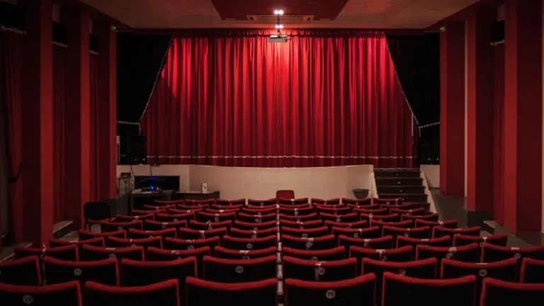 istanbul-devlet-opera-ve-balesi-dunya-dans-gununu-5-koreografiyle-kutladi-hgsZWIrK