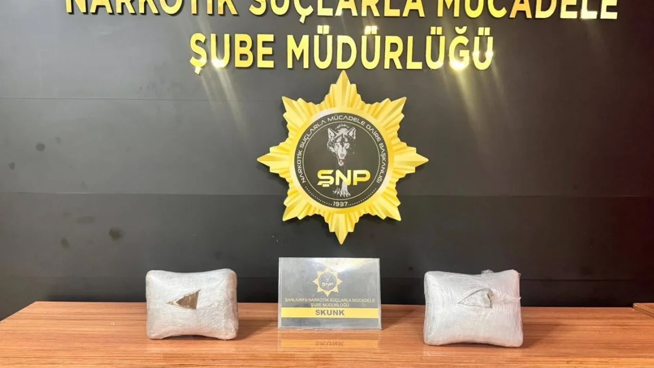 narkotikten-cifte-darbe-3-aracta-kilo-kilo-yakalandi-5-tutuklama-gsYSRvVP