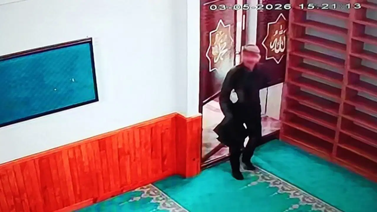 Burdur’da Cami Sadaka Kutusundan Para Çalan Şahıs Kaçtı